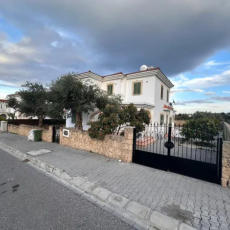 Kyrenia - Center, 3 1 Living No-16 With Private Pool Villa *