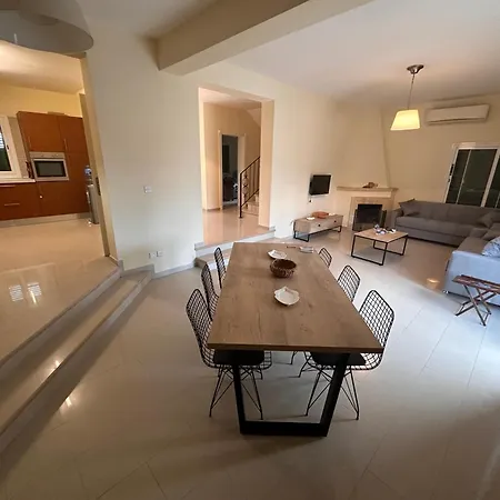 Вилла Kyrenia - Center, 3 1 Living No-16 With Private Pool