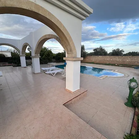 Kyrenia - Center, 3 1 Living No-16 With Private Pool * Кирения