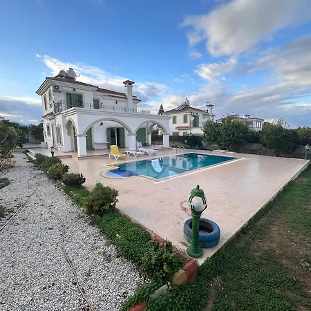 Kyrenia - Center, 3 1 Living No-16 With Private Pool Villa